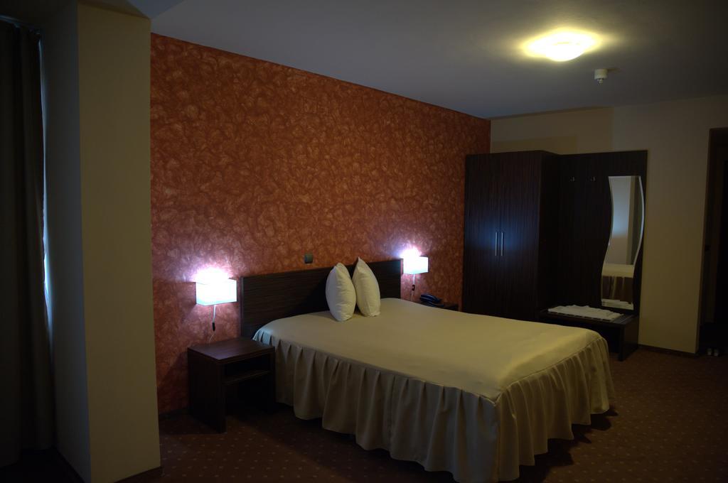 Hotel Mariflor Gherla Exteriér fotografie