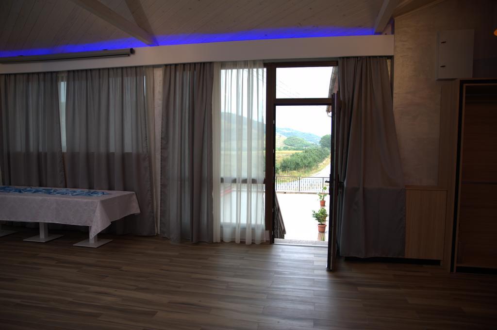 Hotel Mariflor Gherla Exteriér fotografie