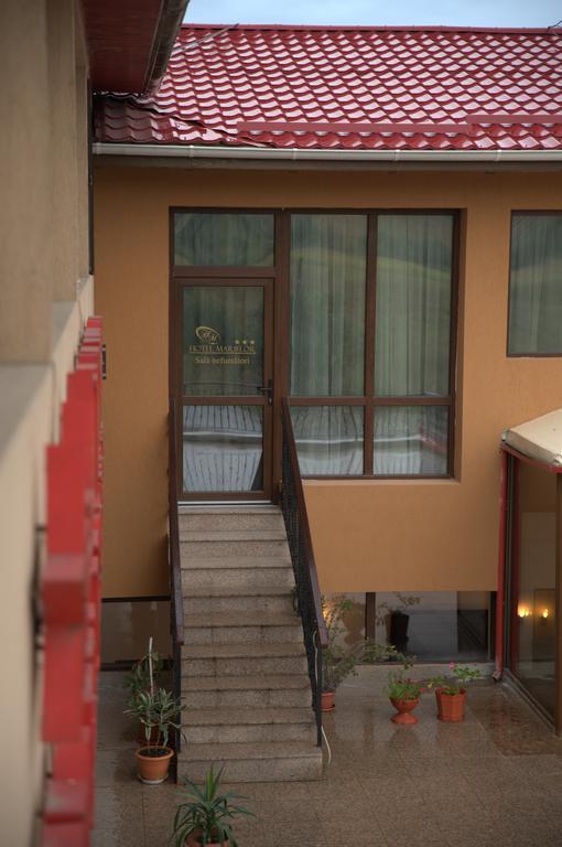 Hotel Mariflor Gherla Exteriér fotografie